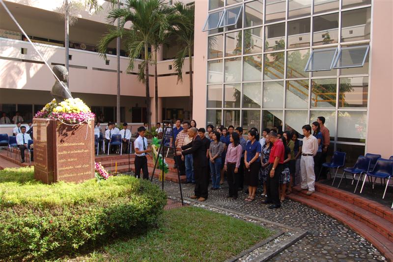 ../Picture/2552/DSC_0050 (Medium).JPG